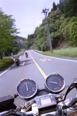 �������L���H